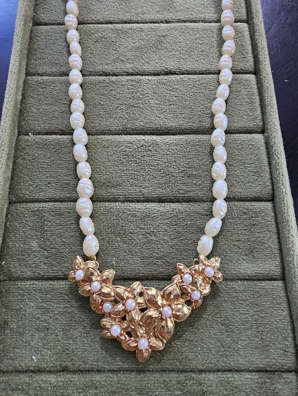 Vintage Avon Necklace